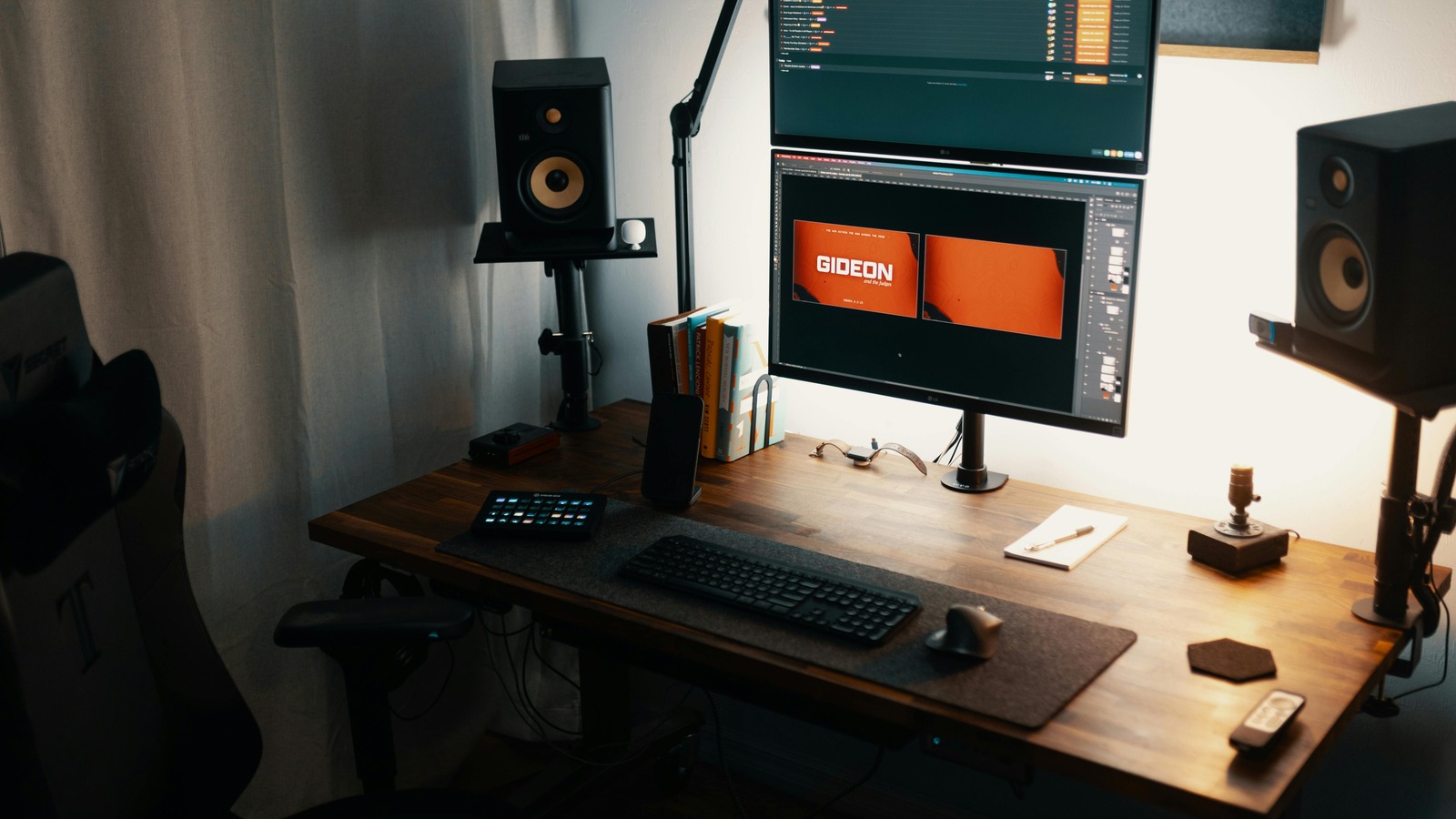 bsz monitor arms small desks.jpg